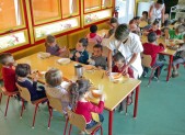 EDUCATION – Cantines scolaires : à quand un accès pour tous ? HD-373---cantine-3