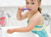 Pour une hygiène bucco-dentaire efficace HD-382---dents